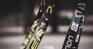 how to layer for skiing